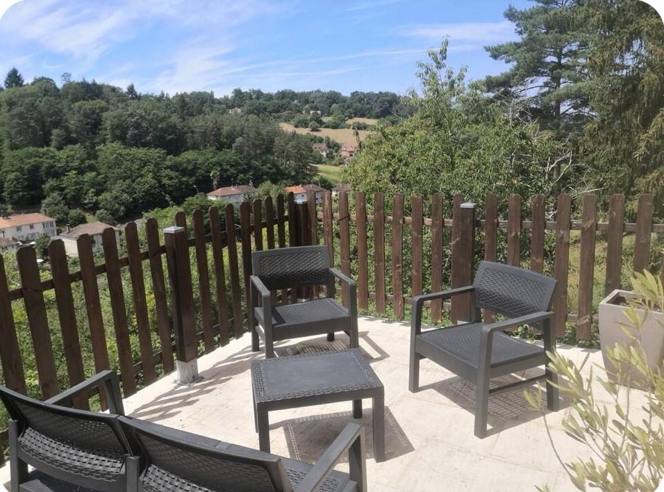Chambre Meublee Avec Vue Panoramique A Perigueux Sanilhac  Eksteriør bilde